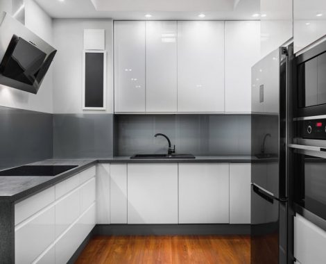 Modern konyhabútor fekete-fehér